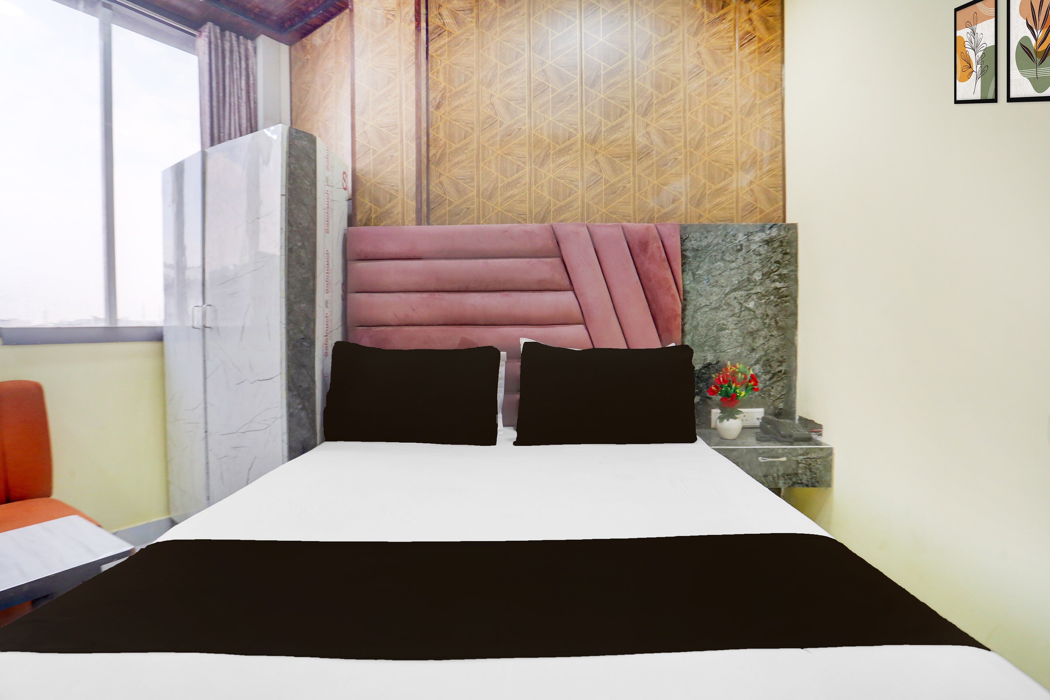 HOTEL O RAJDHANI - Tap to explore photos