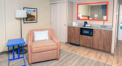 Hampton Inn by Hilton Ottawa Room Type - HOSP ROOM W  KING NONSMOK