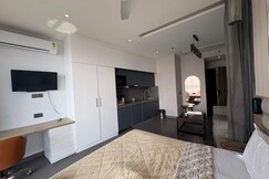 paradise stay at supernova Half day 11am-6pm