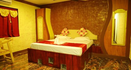 NAVAGIRAGA RESORTS & HOTEL Room Type - Premium Triple Room