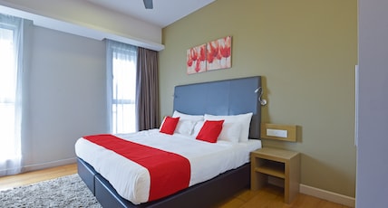 Sunday Hotel Near Petronas Twin Tower Formerly Suasana Suites Room Type - One Bedroom Suite - Twin Tower with Pool View Sunday Hotel Near Petronas Twin Tower Formerly Suasana Suites Room Type - One Bedroom Suite - Twin Tower with Pool View