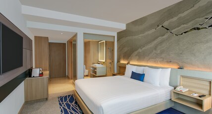 NOVOTEL Ahmedabad Room Type - Premier King Room with Premier Lounge access