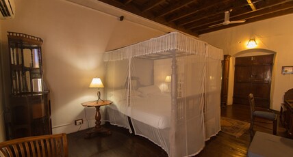 Old Courtyard Hotel Room Type - Suite Room