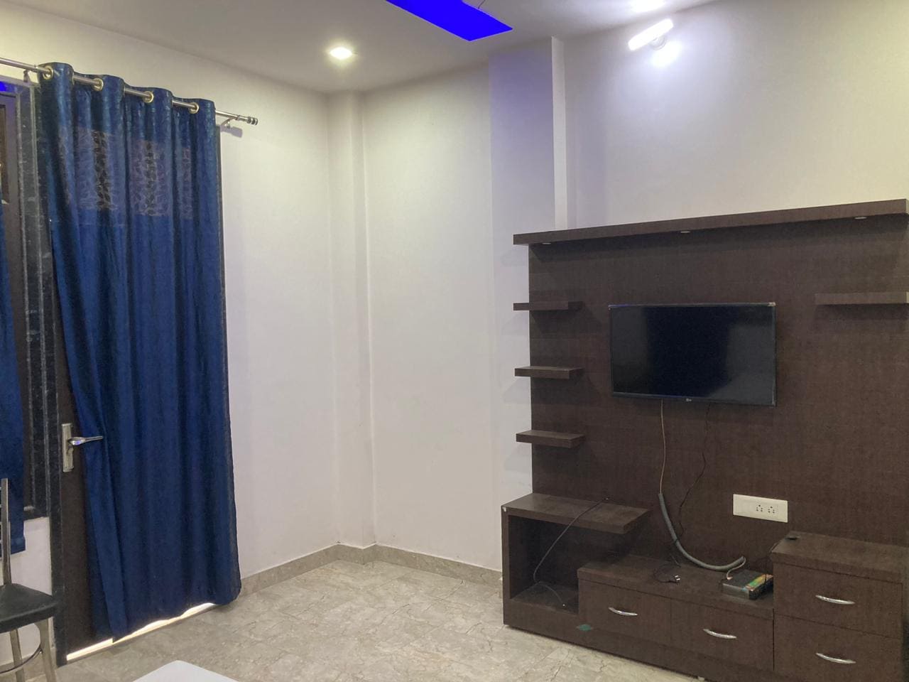 Hotel Maya Inn - Tap to explore photos