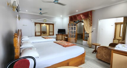 Hotel Sivamurugan Room Type - King Suite Non AC Room with Balcony