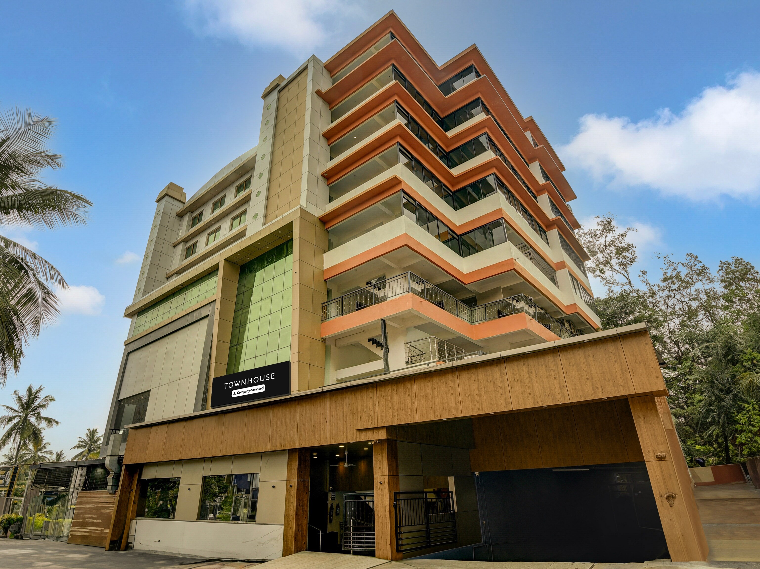 Super Townhouse Madgaon - Tap to explore photos