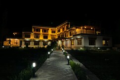 Hunder Eco Villa | Room & Restaurant