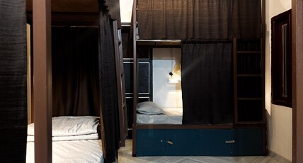 Mosaic Hostel Varanasi Room Type - Bed in 6 - Bed Mixed Dorm