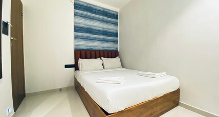 Palm Breeze Hotel - Colaba Room Type - Deluxe Triple Room
