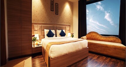 TreeHouse London Street Room Type - Premium room with City view and Double Bed