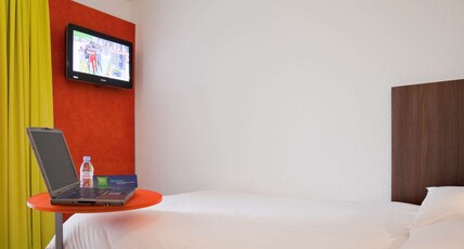 ibis Styles Paris R Room Type - Standard Room with 2 single beds