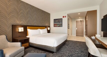 Hilton Alpharetta Atlanta Room Type - 1 KING BED ACCESSIBLE ROOM