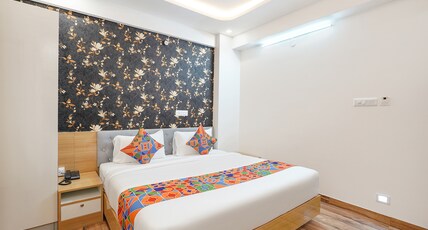 Fabhotel Vasatiya Hotels & Suites Room Type - Deluxe Room