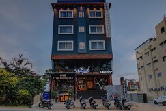 Townhouse Global Village Tech Park Near Kengeri Bus Terminal Metro Station