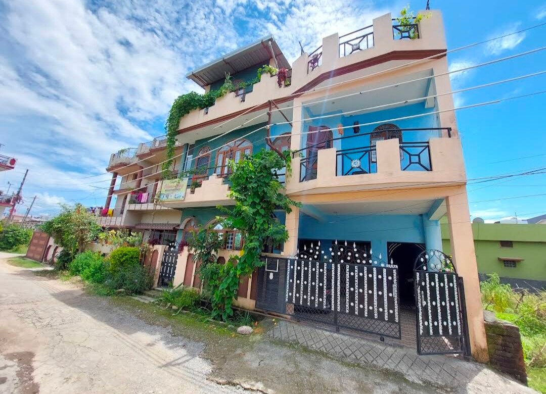 Gayatri homestay - Tap to explore photos