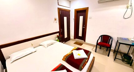 HOTELOISHEE Room Type - Super Deluxe Room