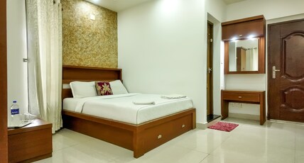Captains Cabin, Alleppey- A Premium Backwater Mansion Room Type - Lake View