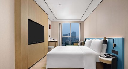 Hilton Garden Inn Chengdu Chenghua Room Type - KING DELUXE SUITE