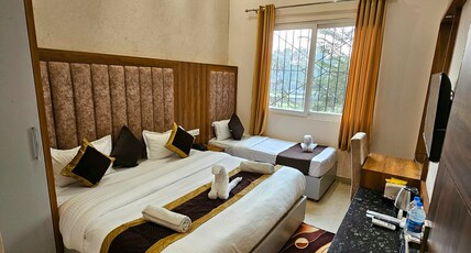 Prince BNB 2 min walk to Golden Temple Room Type - Triple bed With Garden View