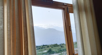 Hotel vishal & restaurant Room Type - Bedroom 4