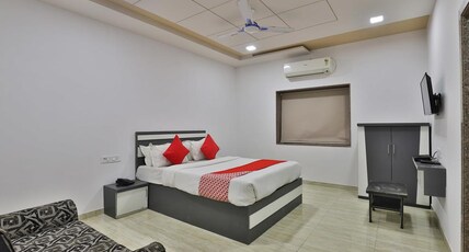 Village Hotel Room Type - DELUXE DOUBLE BED AC