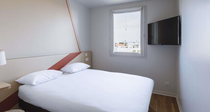 ibis budget Lyon Villeurbanne Room Type - Reduced mobility room with adapted large bed