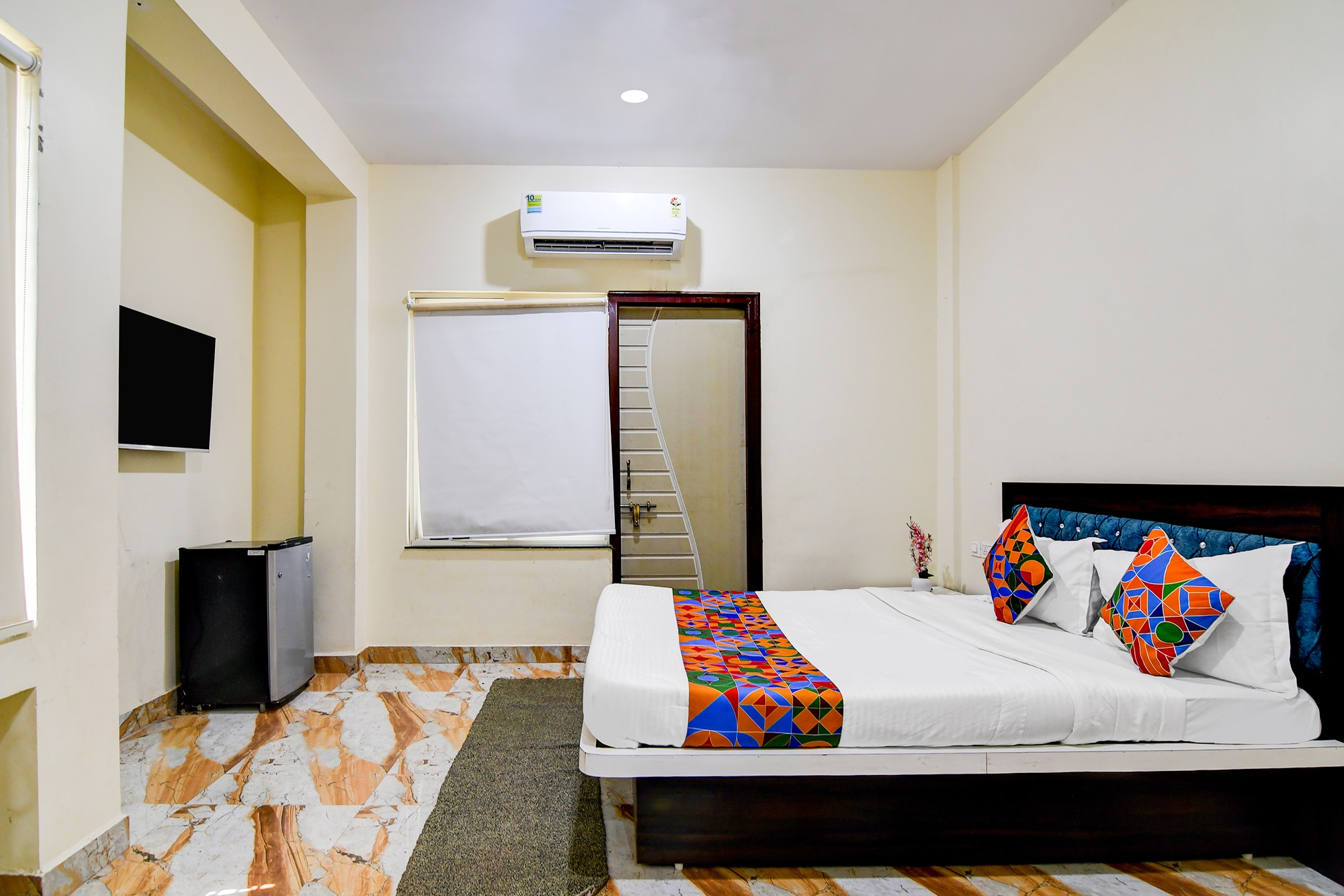 FabHotel Urban Classy - Tap to explore photos