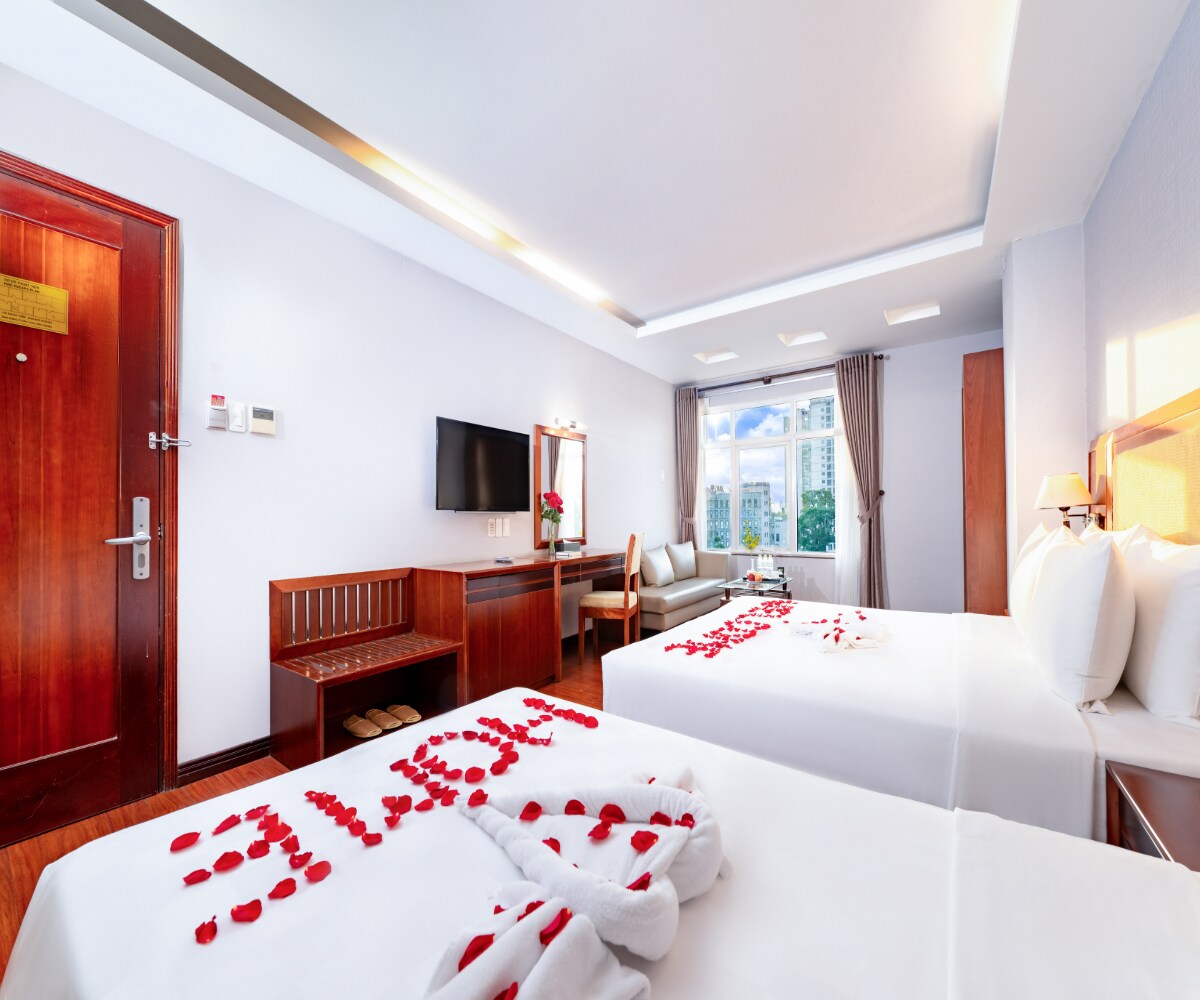 G8 Diamond Hotel Saigon - Tap to explore photos