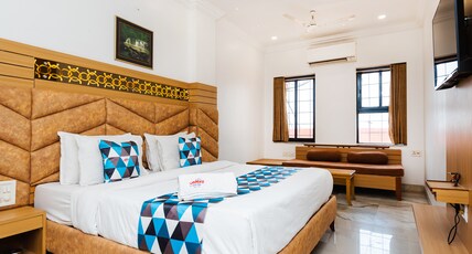 Hotel Galaxy Room Type - Super Deluxe Room