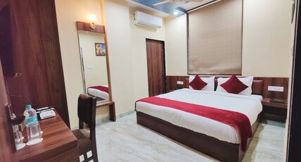 Hotel Ratan Palace Room Type - Deluxe Room