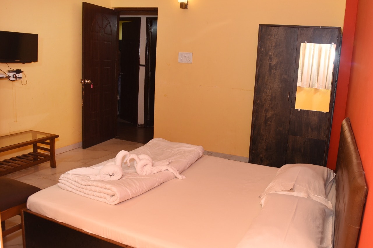 ALFINA GUEST HOUSE - Tap to explore photos