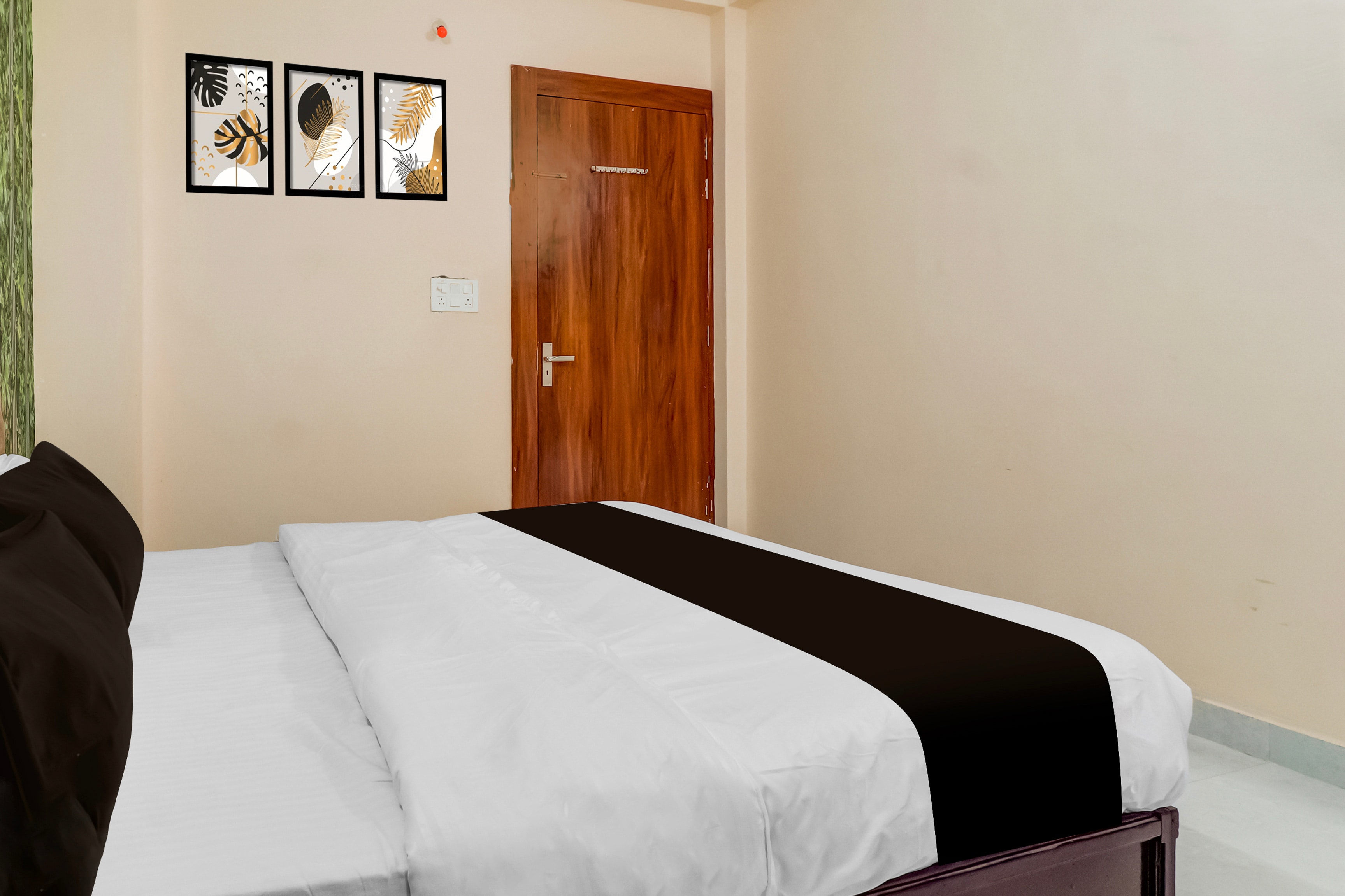 Hotel O by OYO Swastik inn - Tap to explore photos