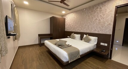 Vintage Castle - A Boutique Hotel Room Type - Deluxe - 1. King Bed with Living Room