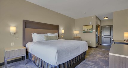 Best Western Plus Executive Residency Fillmore Inn Room Type - 1 King Bed, Non-Smoking, Pillow Top Mattress, 50 Inch Led Television, Microwave, Refrigerator, Full 
