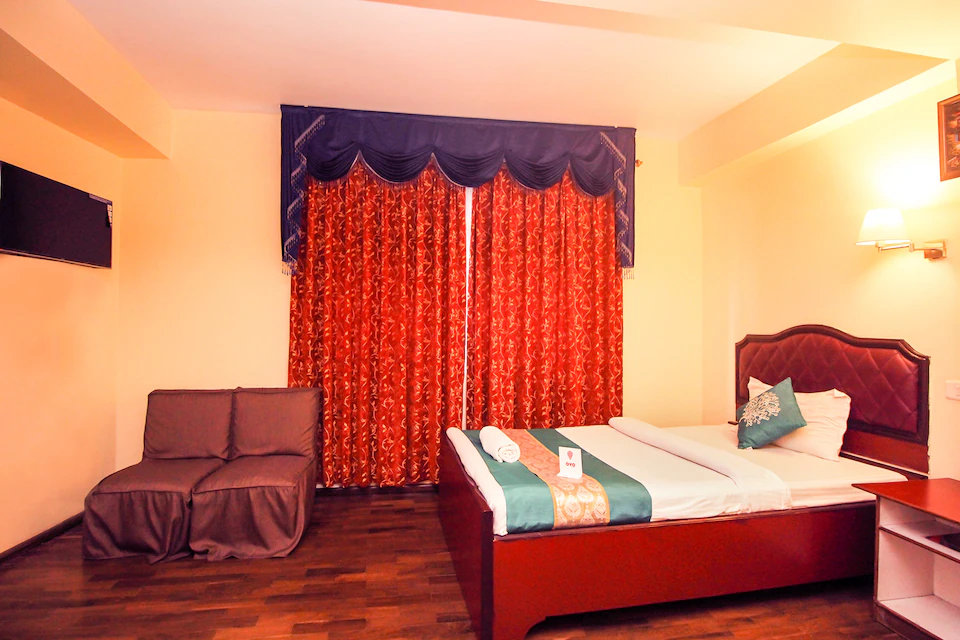 Hotel Garuda  Room Type - Deluxe Room