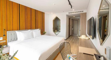 Haian Riverfront Hotel Da Nang Room Type - Deluxe River View Double With Balcony Haian Riverfront Hotel Da Nang Room Type - Deluxe River View Double With Balcony