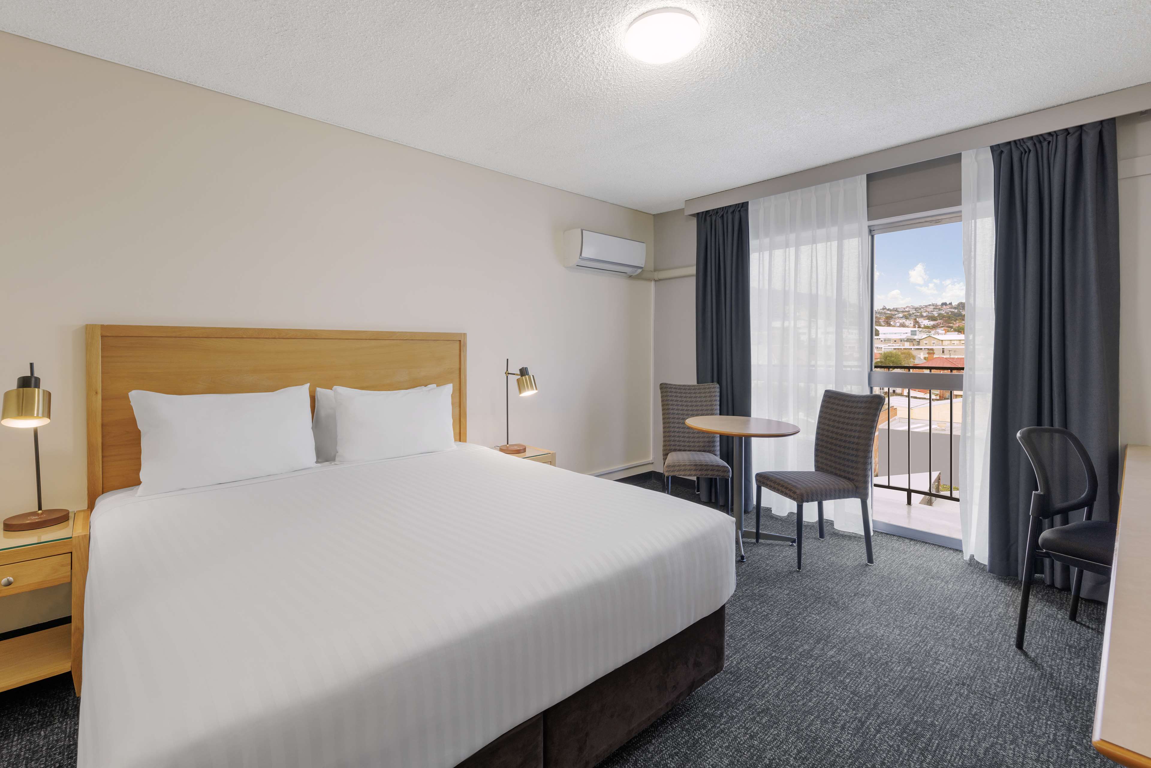 Best Western Hobart - Tap to explore photos