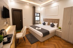 Nihaal Palace Stay Ayodhya