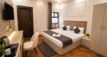 Nihaal Palace Stay Ayodhya Room Type - Deluxe Room
