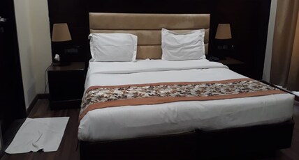Star Stays Kaushambi Room Type - Standard Double Room