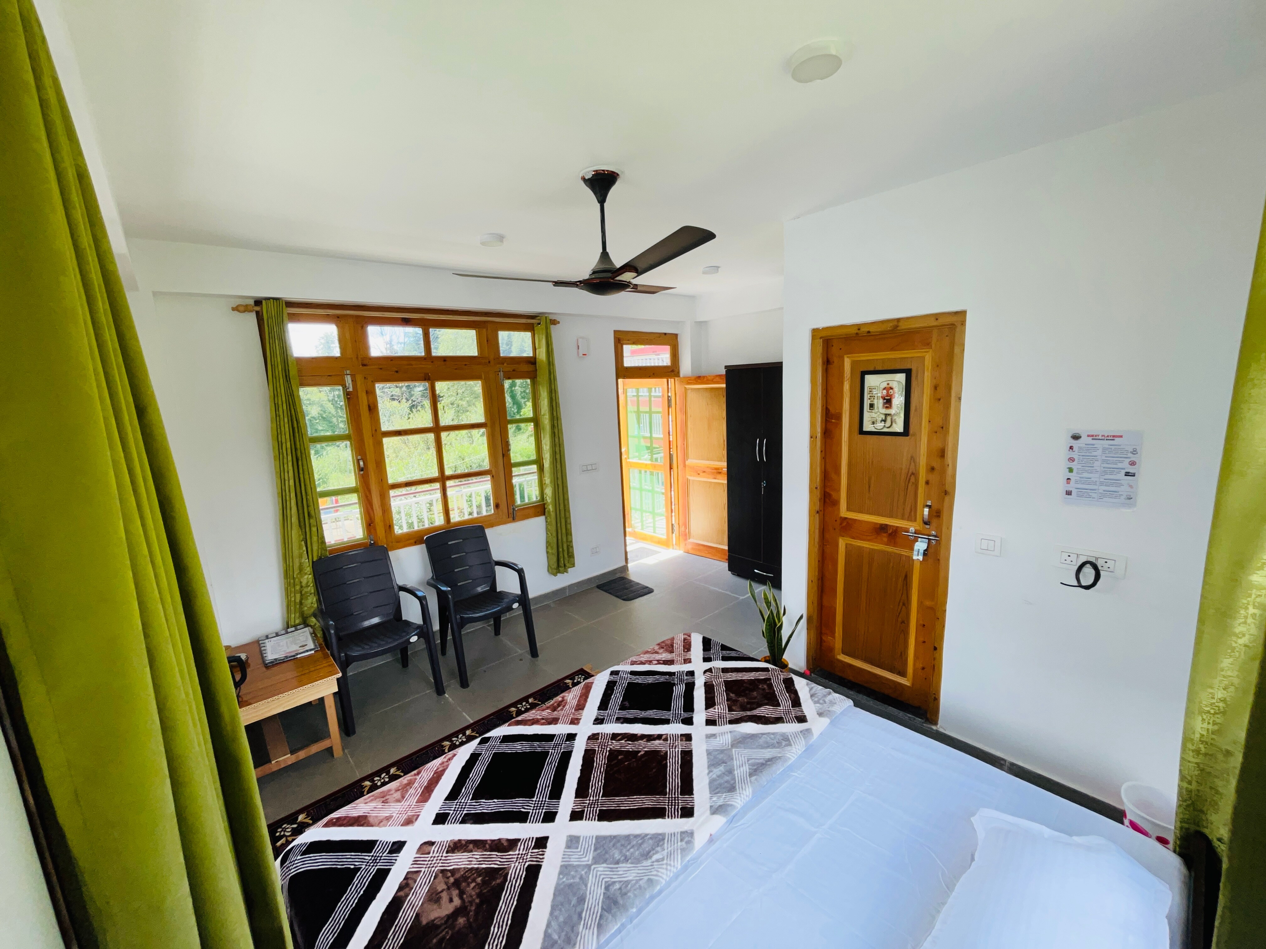 Dishaaz Baari - Tap to explore photos