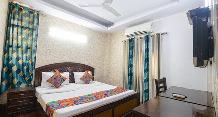 FabHotel New Empire Room Type - Deluxe Room