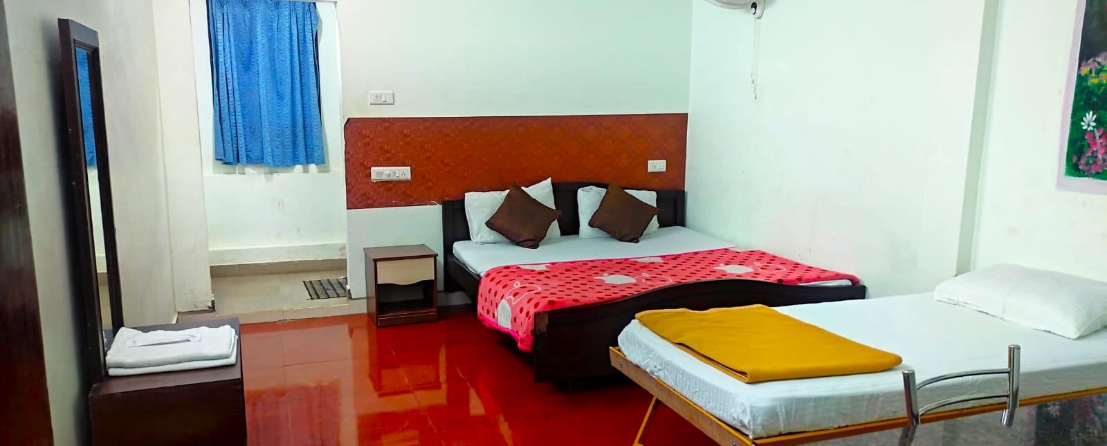 ISTAYS - Loop Road, Yercaud. - Tap to explore photos