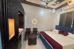 SHISH KAMAL HOMESTAY & HOTEL