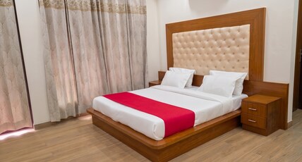 OnlyStay Restivo Golf Course Road Room Type - Deluxe Room