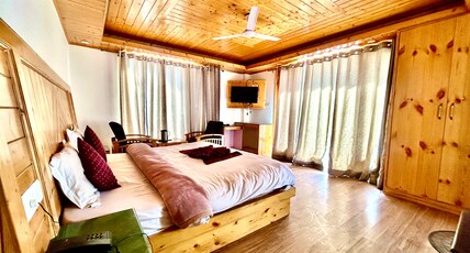 Hotel Manali Castle Room Type - Super Deluxe Room