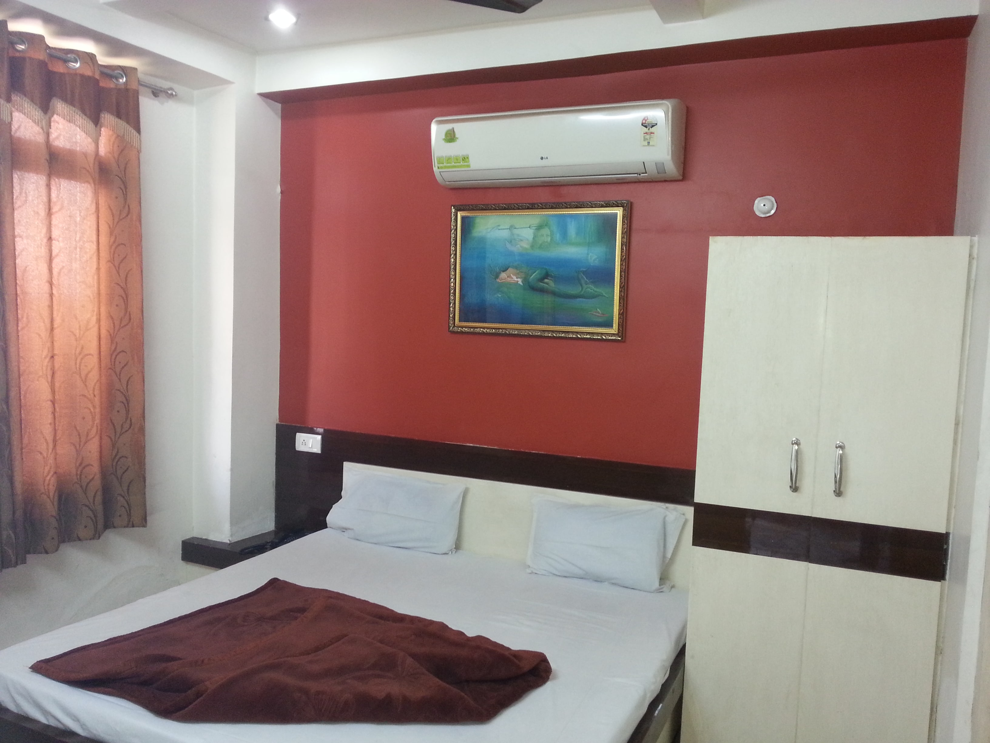 Hotel Ridhi Paradise - Tap to explore photos