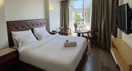 Hotel Pegasus Crown at City Centre Room Type - Deluxe Room