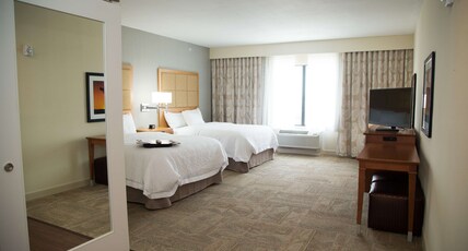 Hampton Inn & Suites by Hilton McKinney Room Type - 2 QNS W FRIDGE NS