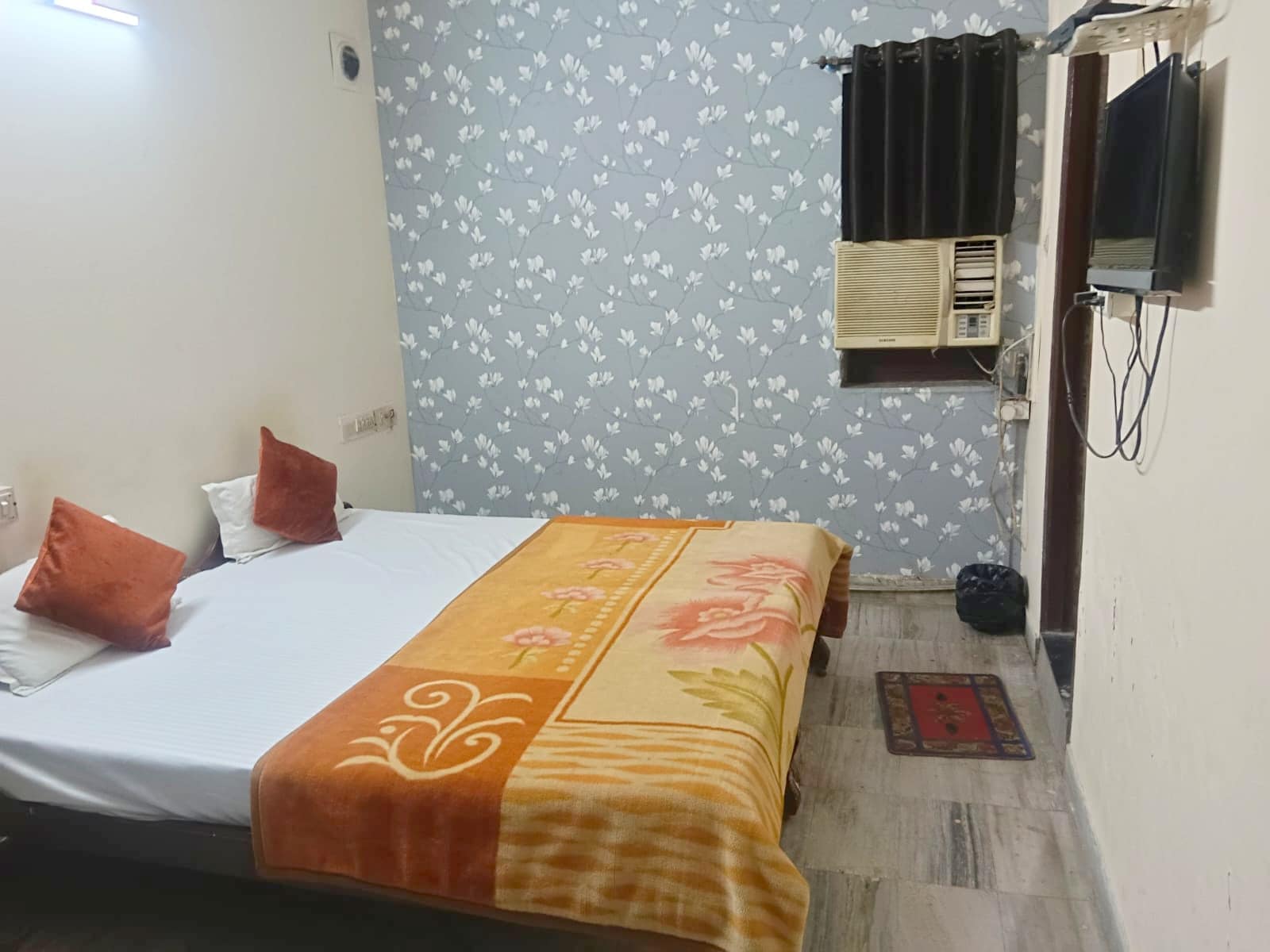 Hotel Shubham - Tap to explore photos